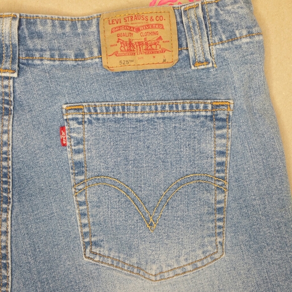 Levis Nouveau Downtowner 525 Cut Off Jean Shorts - Picture 4 of 6
